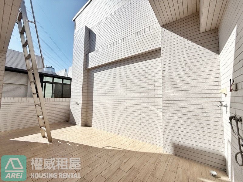 仁武皇家美墅精品四層雙車墅傢俱全