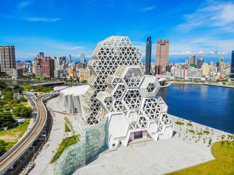 愛情河左岸|愛河之心|高樓二改一大房|可寵可租補