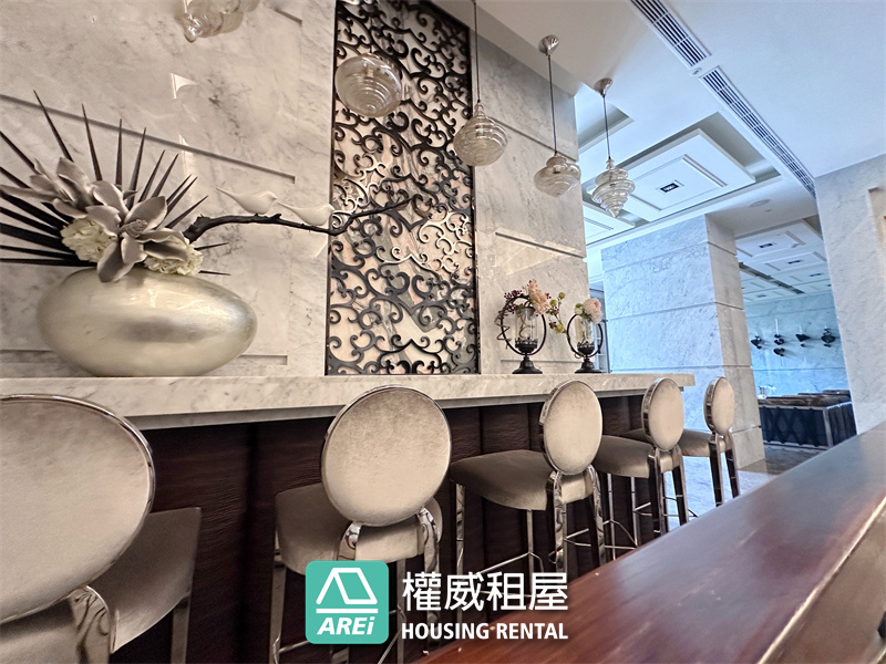 星海灣 ｜近 R8 三多商圈｜美式工業風・指標豪宅｜高樓三房