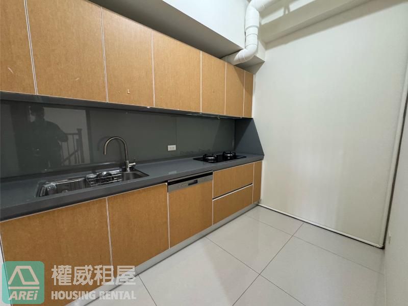 保泰一品｜鄰角窗黃金店鋪