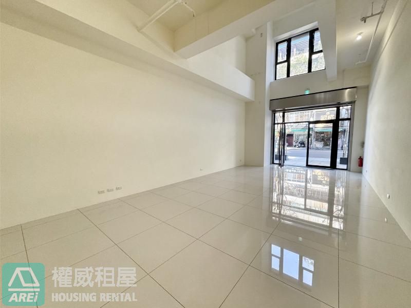 保泰一品｜鄰角窗黃金店鋪