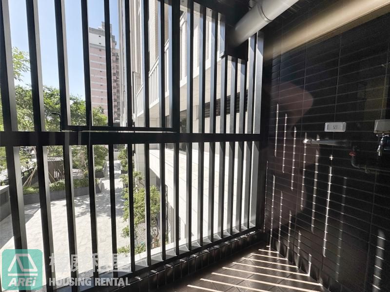 保泰一品｜鄰角窗黃金店鋪