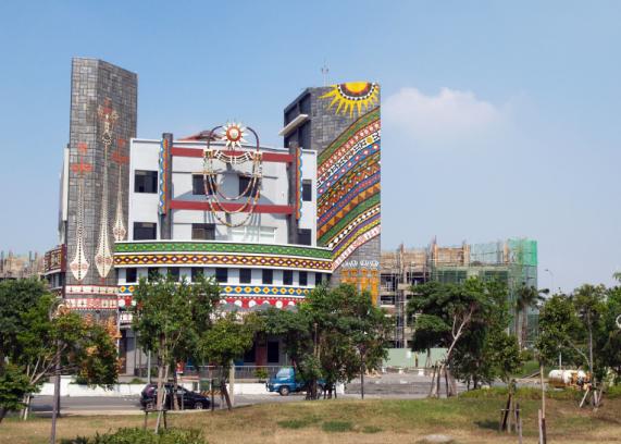 保泰一品｜鄰角窗黃金店鋪