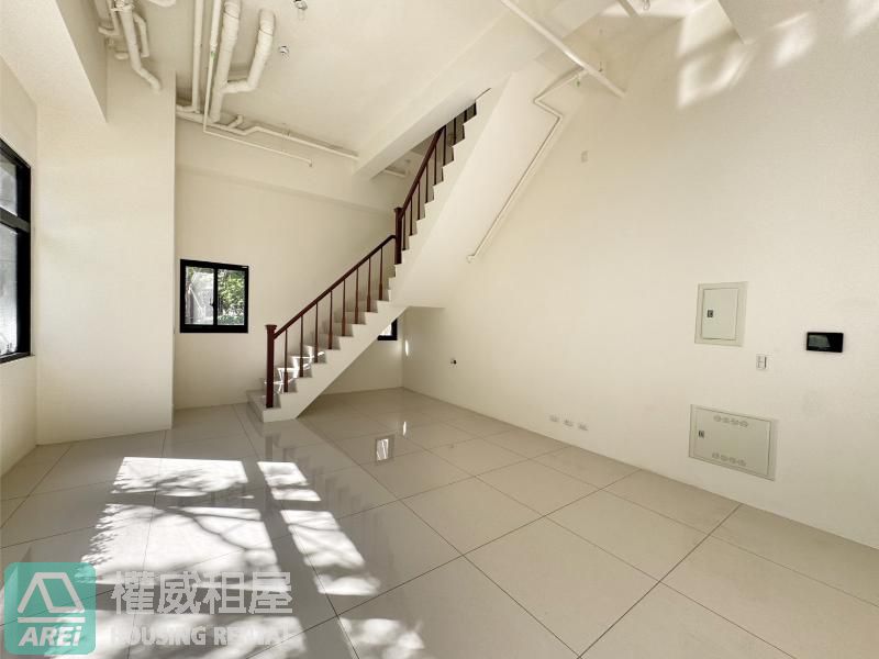 保泰一品｜角窗大面寬黃金店鋪