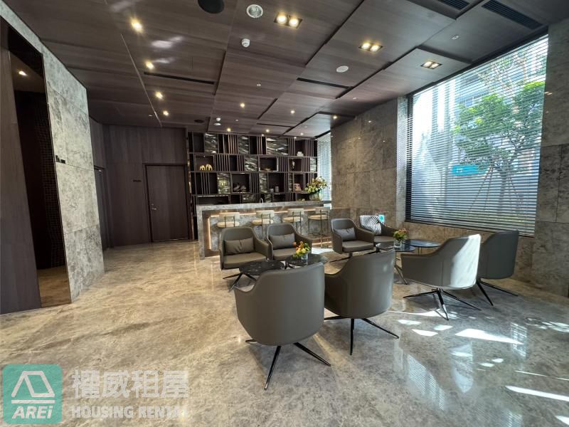 保泰一品｜角窗大面寬黃金店鋪