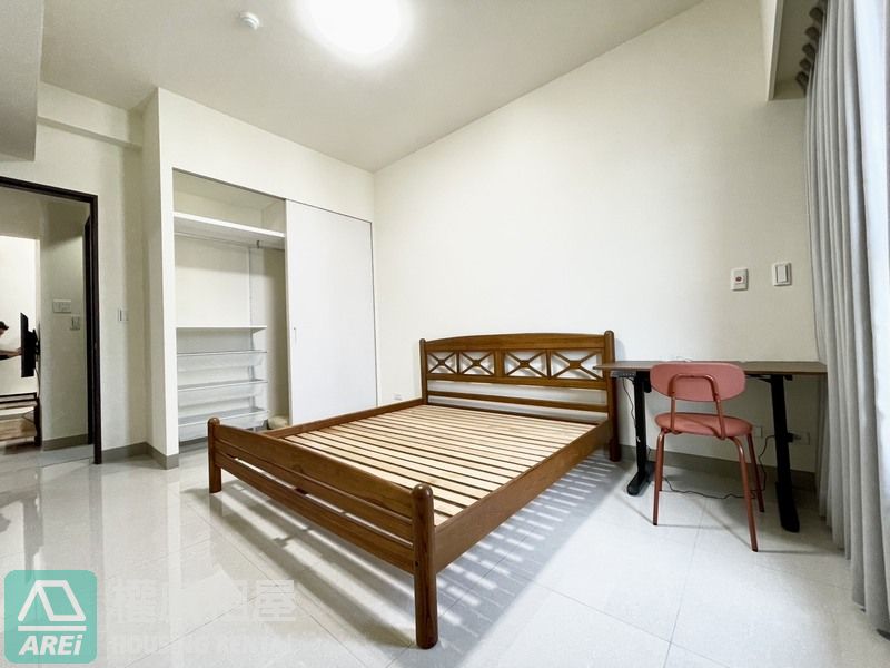 可租補鳳山文山特區綠廳院全新詩肯柚木兩房車位