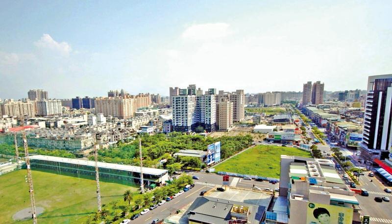 可租補鳳山文山特區綠廳院全新詩肯柚木兩房車位