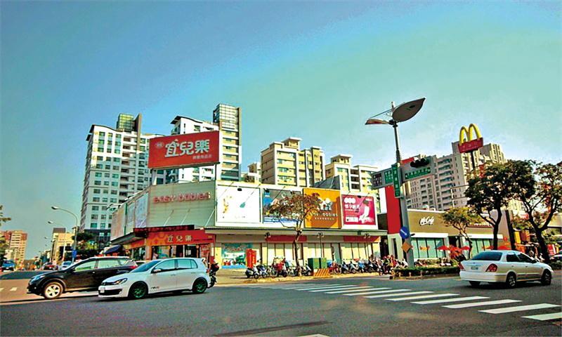 可租補鳳山文山特區綠廳院全新詩肯柚木兩房車位