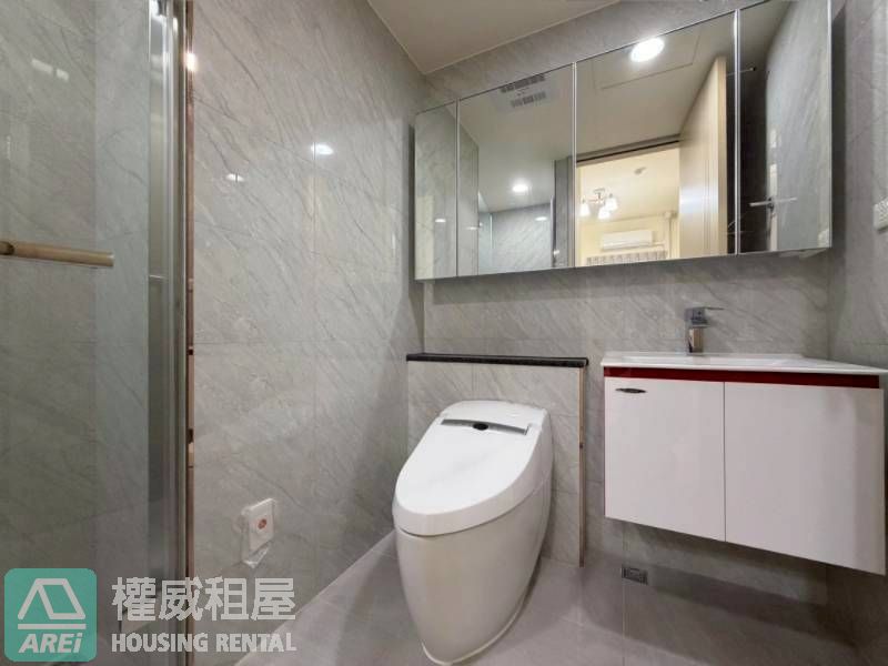 鳳凰信義| 岡山捷運宅| 兩房可租補| 樂購百貨x高醫岡山醫院