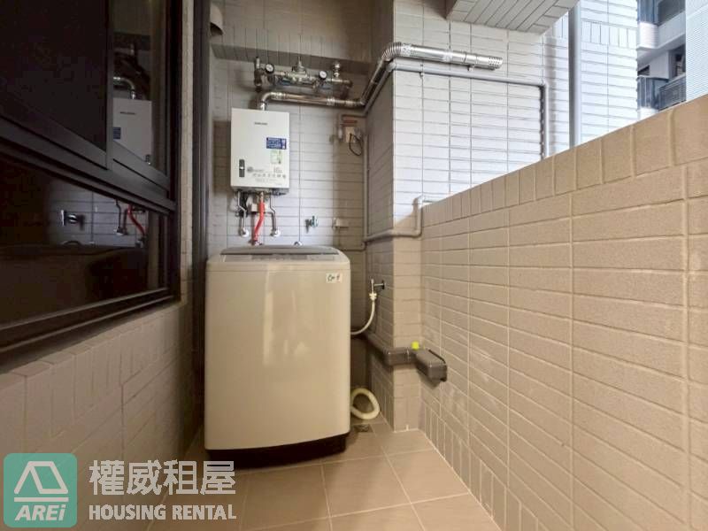 鳳凰信義| 岡山捷運宅| 兩房可租補| 樂購百貨x高醫岡山醫院