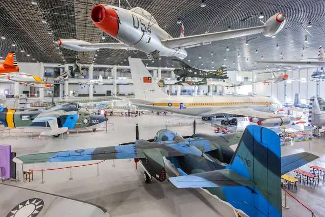 鳳凰信義| 岡山捷運宅| 兩房可租補| 樂購百貨x高醫岡山醫院