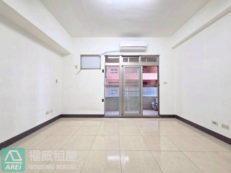 岡山勵志新城｜捷運RK1岡山站三房平車可租補｜雙軌機能宅