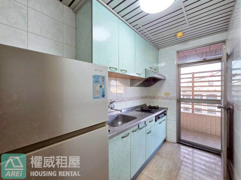 岡山勵志新城｜捷運RK1岡山站三房平車可租補｜雙軌機能宅