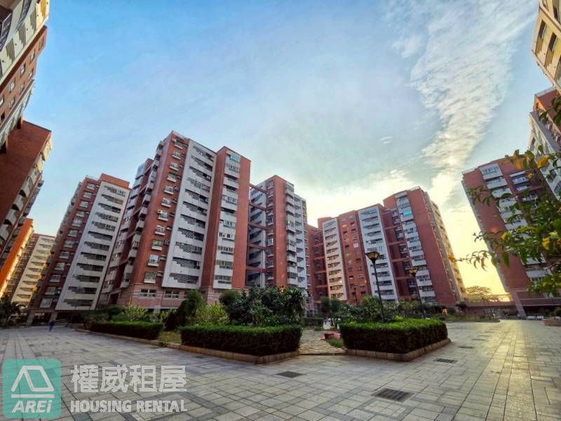 岡山勵志新城｜捷運RK1岡山站三房平車可租補｜雙軌機能宅