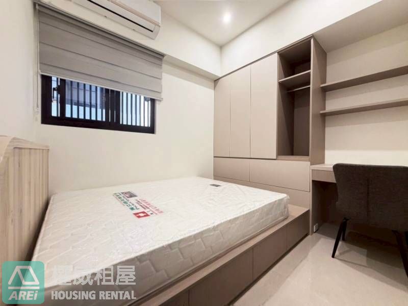 楠梓・高大特區| 冠傑UI| 可租補| 2+1房平車