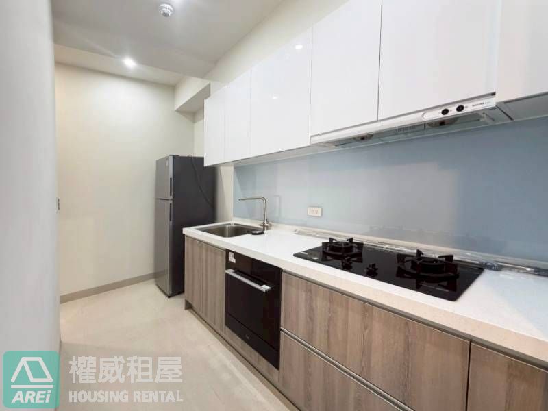 楠梓・高大特區| 冠傑UI| 可租補| 2+1房平車