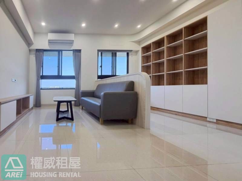 楠梓・高大特區| 冠傑UI| 可租補| 2+1房平車