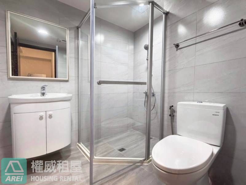 楠梓・高大特區| 冠傑UI| 可租補| 2+1房平車