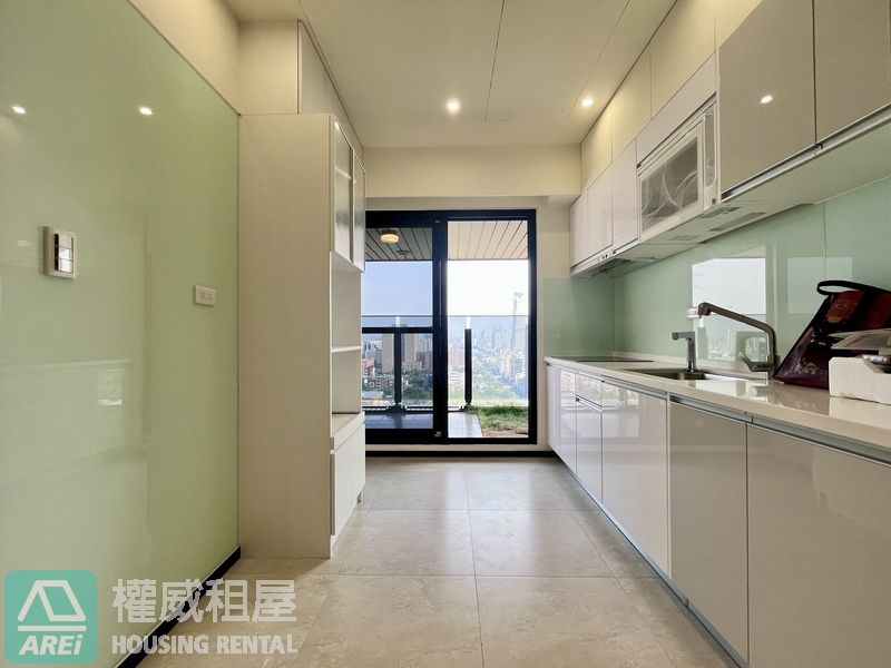 興富發博愛｜R12後驛熱河商圈｜高質感三房大平車