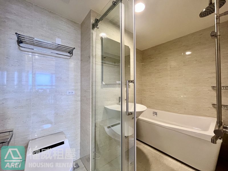 興富發博愛｜R12後驛熱河商圈｜高質感三房大平車