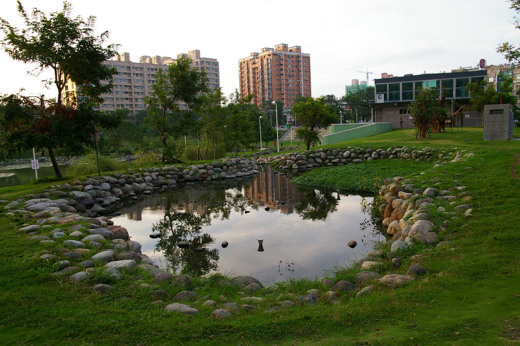 和築豐光|輕軌高雄高工|秒殺高樓採光兩房兩衛