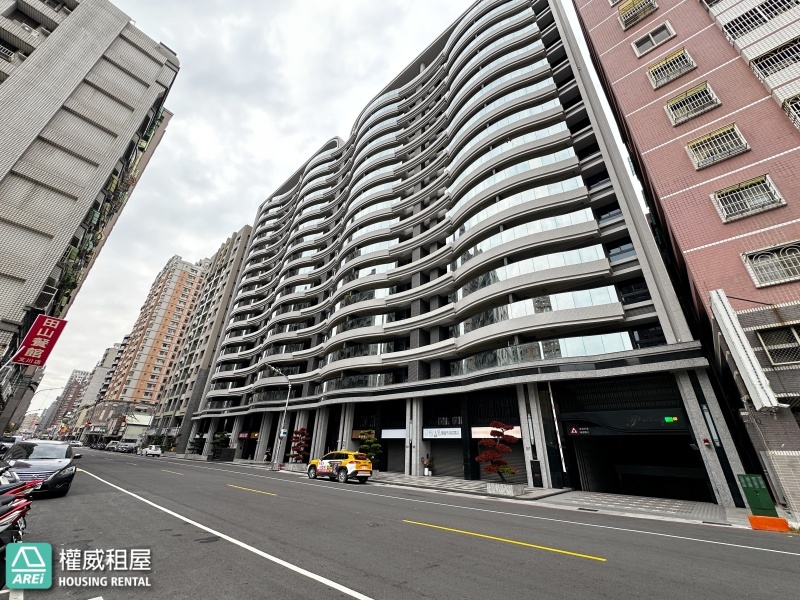 靜謐文川路 遇見26重奏：花園環抱，質感裝潢，讓生活從容慢下來。