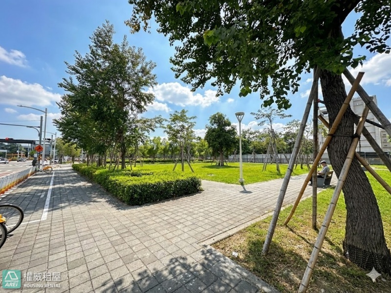 棋琴文蓮苑—— 在城市綠廊裡，寫一首關於光的詩｜三房平車