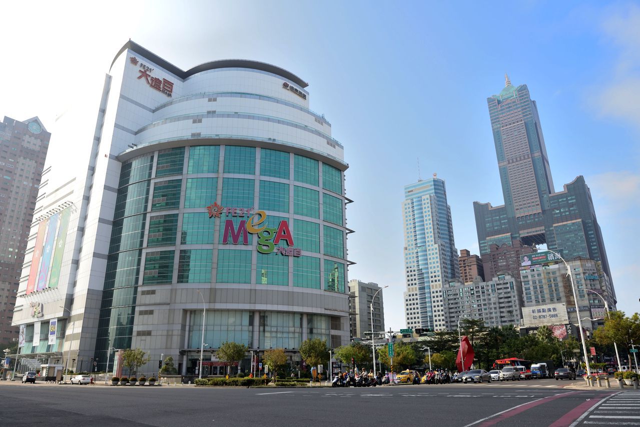 亞灣輕軌高樓層多房型飯店式管理