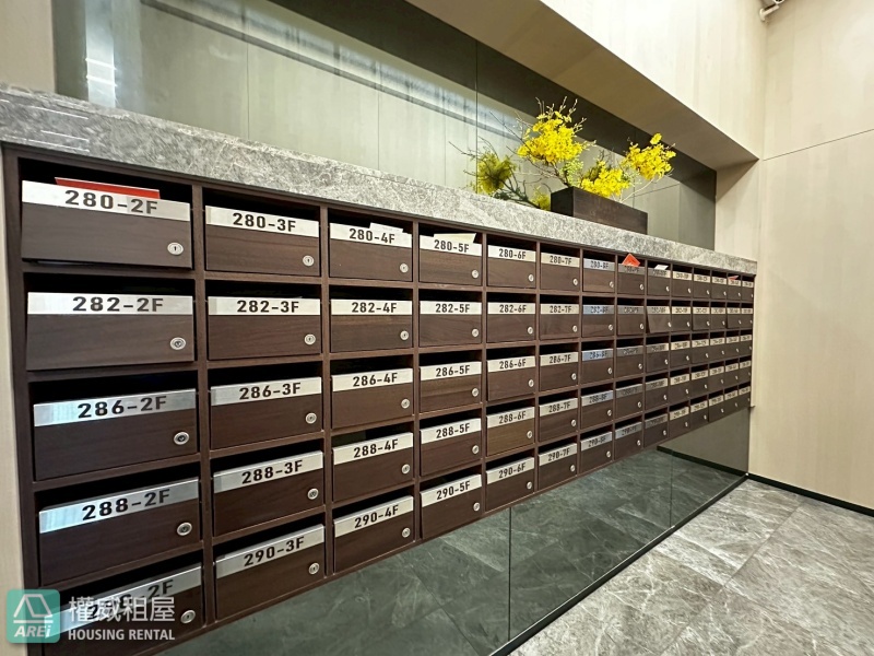 於楠梓一隅藍田玉，擁正三房餘裕，享一樓平車從容