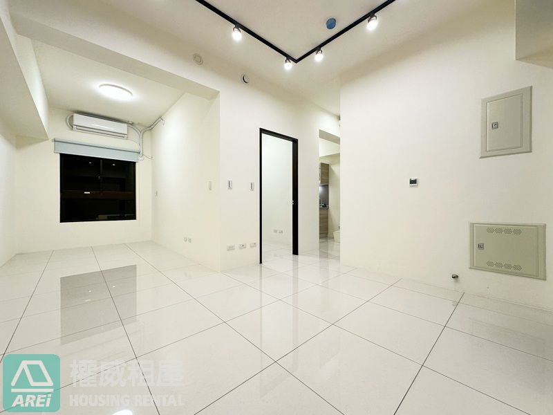 楠梓天鵝堡全新1+1房空屋平車可租補