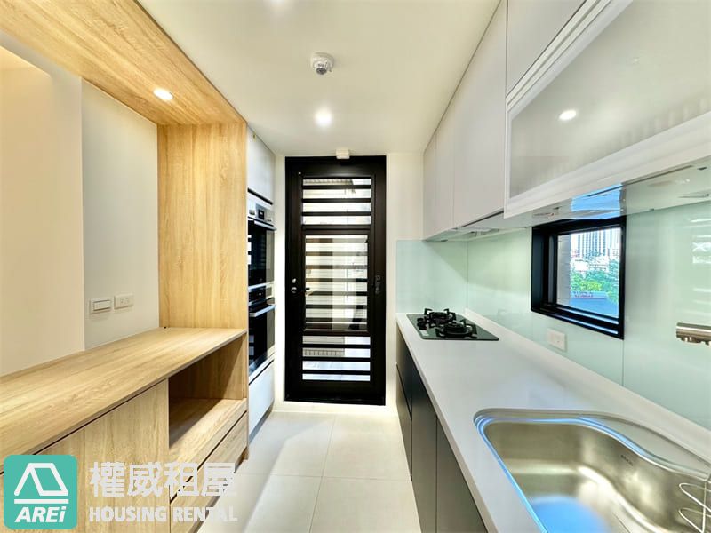 文化中心浪漫藝文線｜鳳凰康澤4房車位