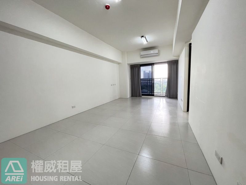 近藍田路PARK ONE全新採光三房平車(空屋)