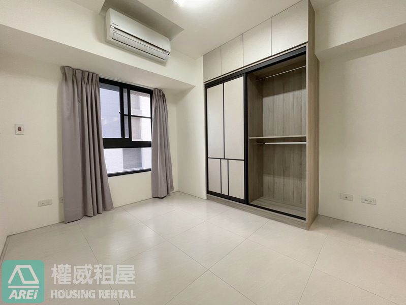 近藍田路PARK ONE全新採光三房平車(空屋)