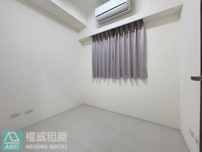 近藍田路PARK ONE全新採光三房平車(空屋)