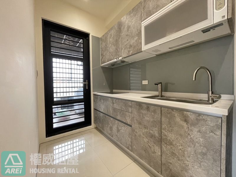 左營高鐵鑫悅全新質感三房平車