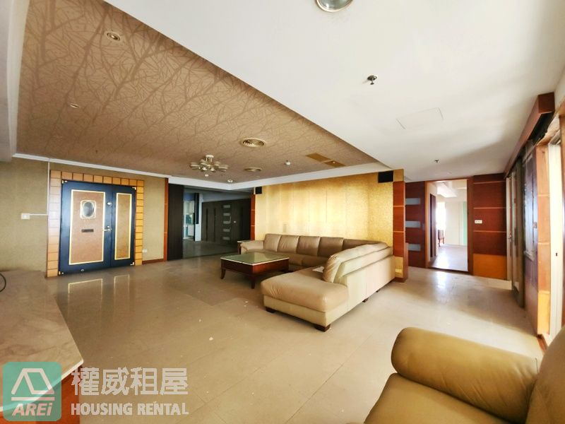 台南東區頂層∣天闕雲端傳奇∣獨立專屬電梯∣室內160坪∣12房3廳5衛7車位