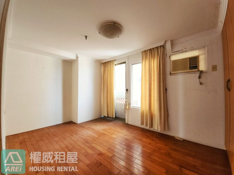 台南東區頂層∣天闕雲端傳奇∣獨立專屬電梯∣室內160坪∣12房3廳5衛7車位