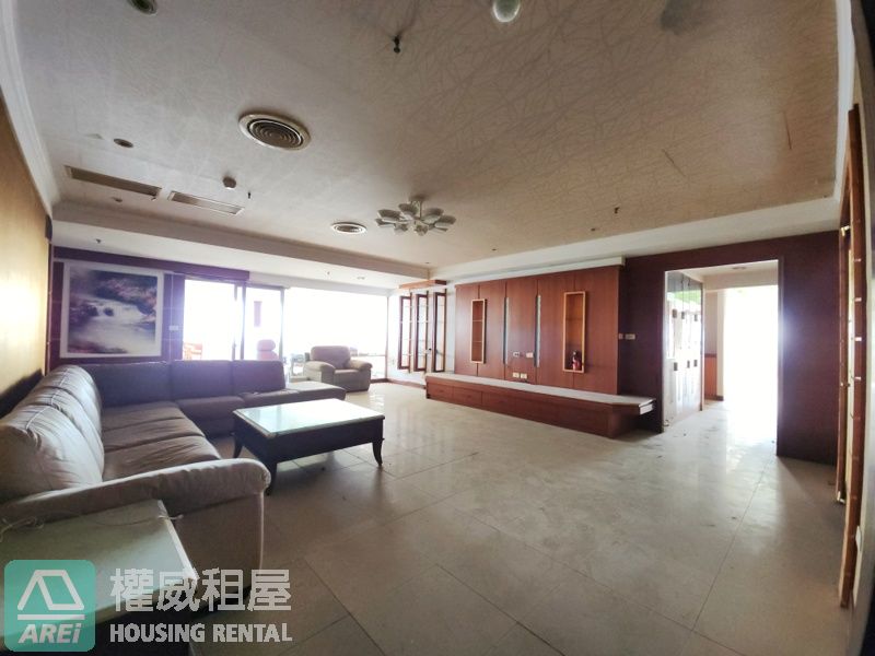 台南東區頂層∣天闕雲端傳奇∣獨立專屬電梯∣室內160坪∣12房3廳5衛7車位