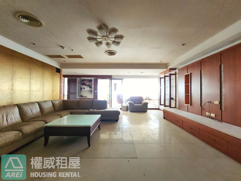 台南東區頂層∣天闕雲端傳奇∣獨立專屬電梯∣室內160坪∣12房3廳5衛7車位