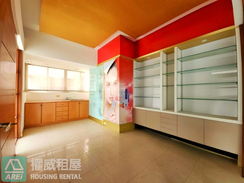 台南東區頂層∣天闕雲端傳奇∣獨立專屬電梯∣室內160坪∣12房3廳5衛7車位