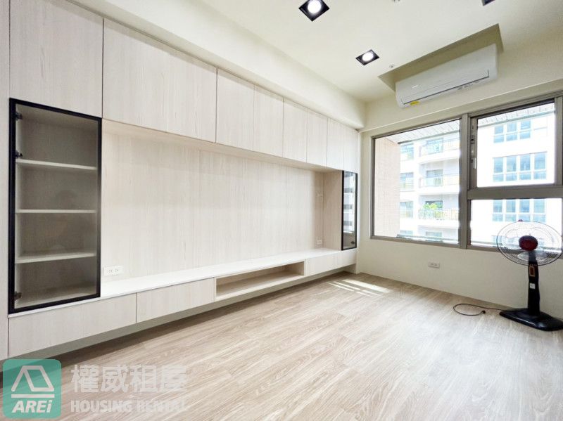 微笑時代高樓舒適一大房平車