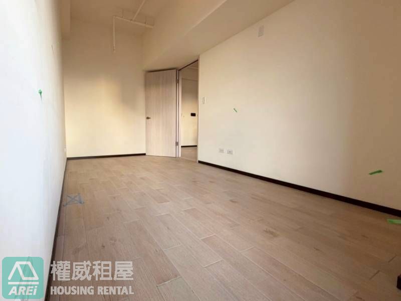 左營 | 興富發鉑愛悅 | 擎天地標．高樓兩房平車