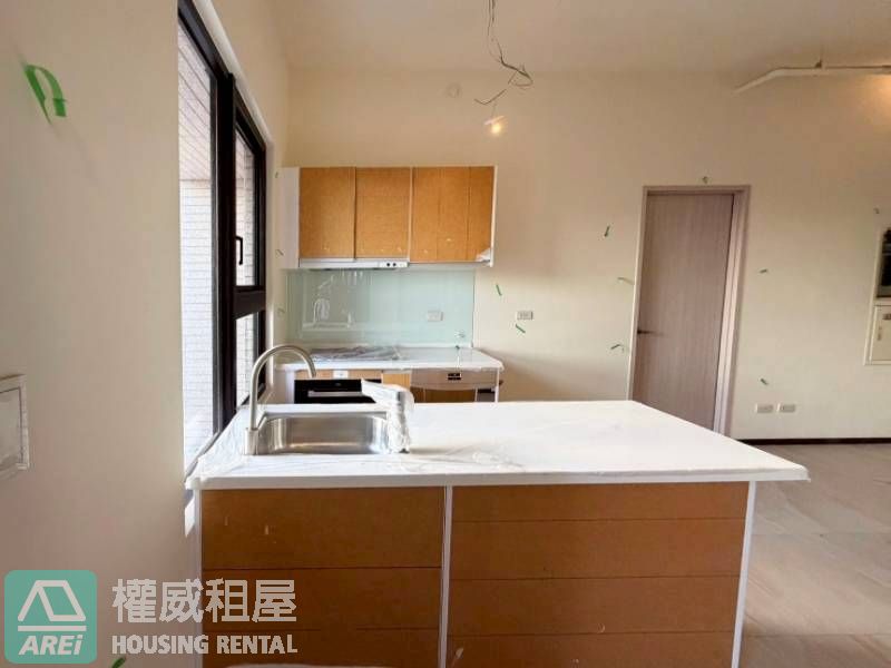 左營 | 興富發鉑愛悅 | 擎天地標．高樓兩房平車