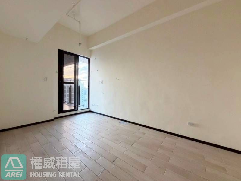 左營 | 興富發鉑愛悅 | 擎天地標．高樓兩房平車