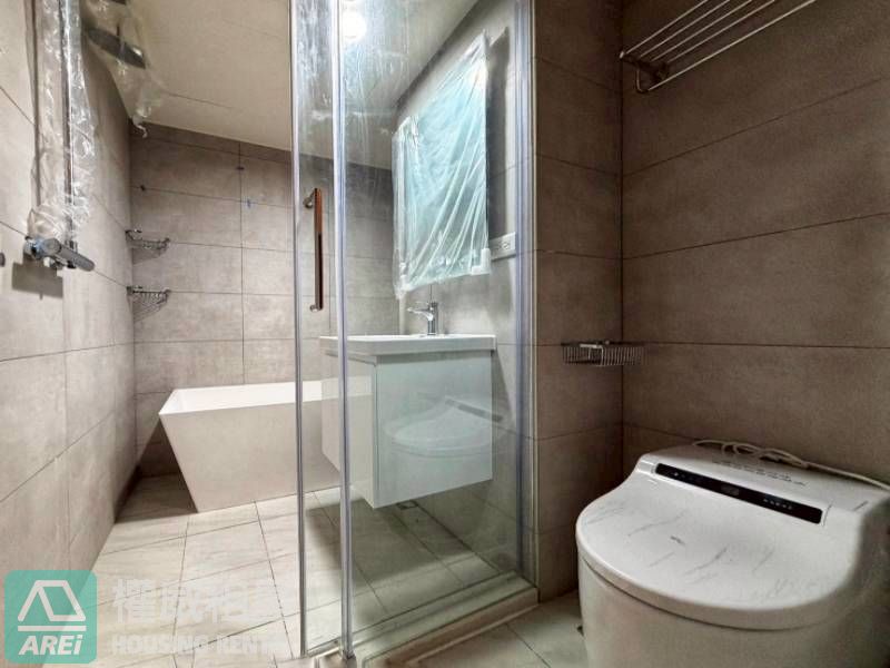 左營 | 興富發鉑愛悅 | 擎天地標．高樓兩房平車