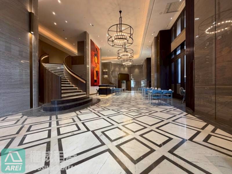 左營 | 興富發鉑愛悅 | 擎天地標．高樓兩房平車