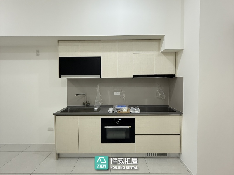 自由朗誦｜全新空屋出租含車位｜歡迎您來布置屬於您的空間