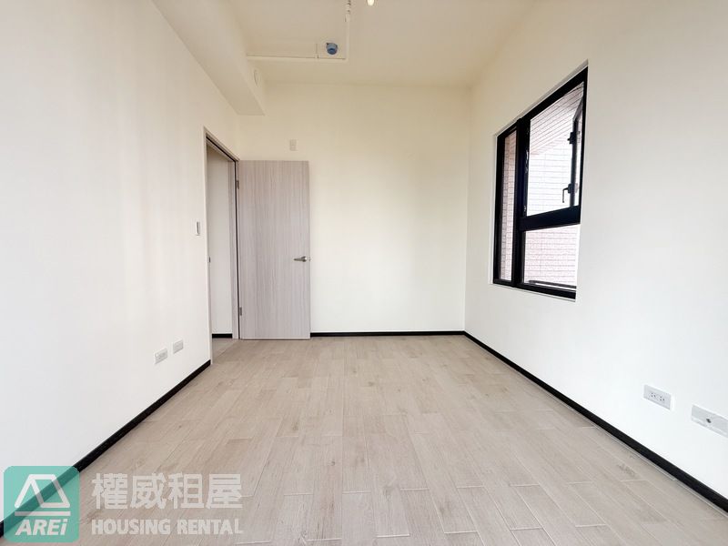 高鐵左營興富發鉑愛悅景觀三房平車