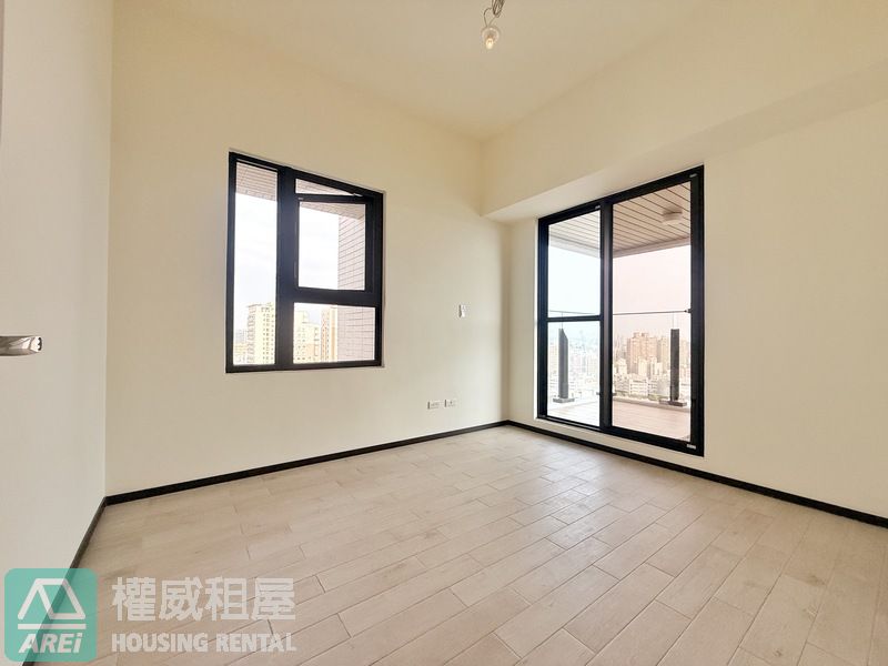 高鐵左營興富發鉑愛悅景觀三房平車