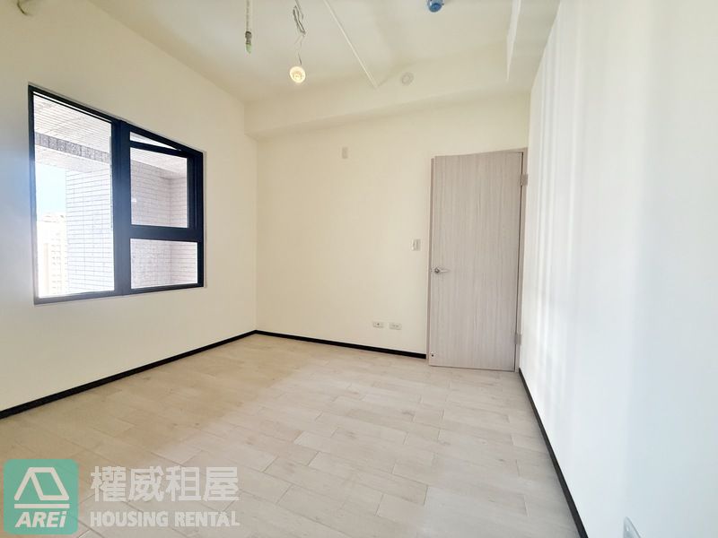 高鐵左營興富發鉑愛悅景觀三房平車